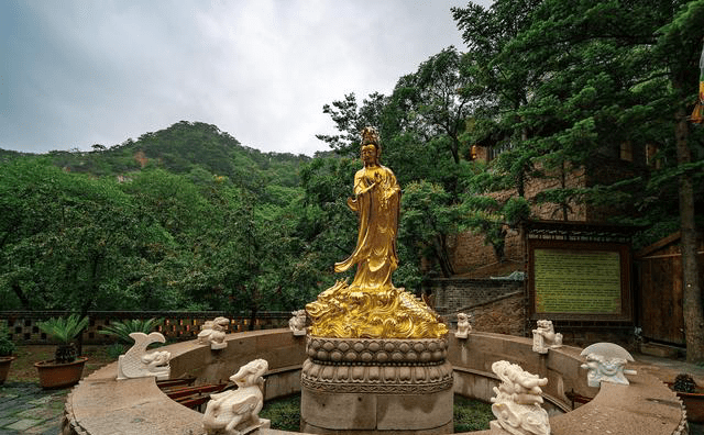 辽宁AAAAA景区有6个，大连较多有2个，其余几个也不在同一座城市