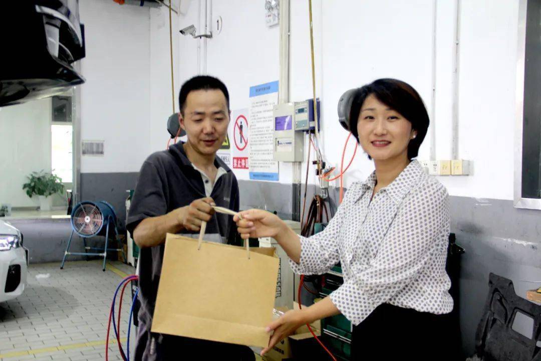 炎炎夏日送清凉，丝丝关怀暖人心 | 泰州信宝行