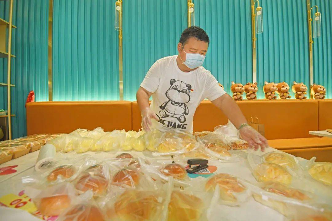 他,用爱为“鲸鱼”调频