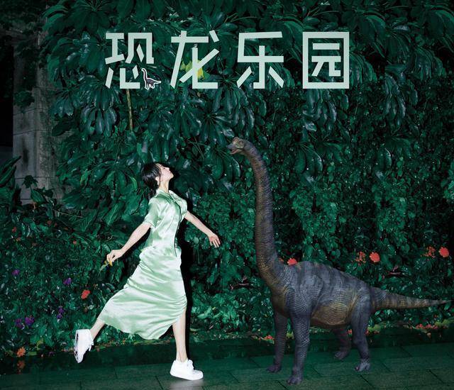 锁骨链退场了，现在流行“半身链”，时髦又个性，宋茜戴上美翻了