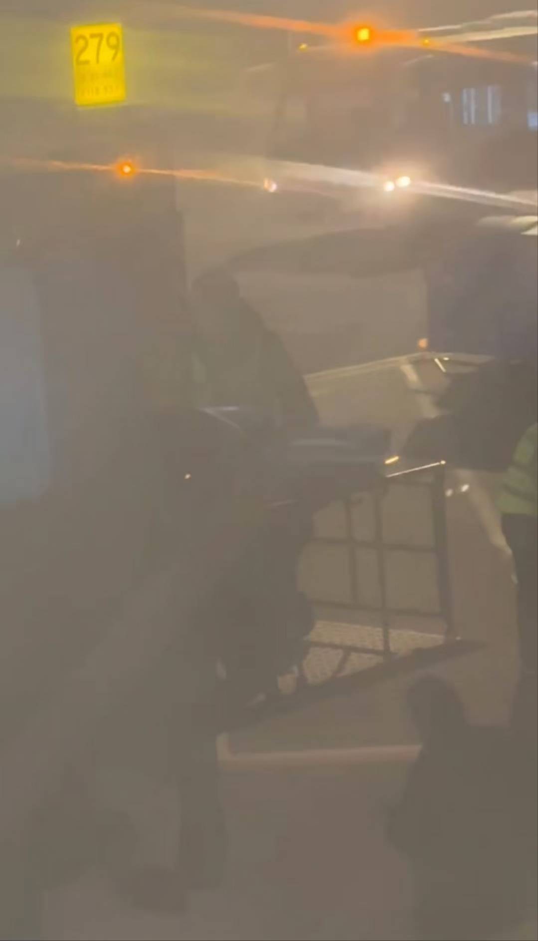 东航一航班飞行过半有乘客发生窒息?南京机场回应:有发生该急救情况