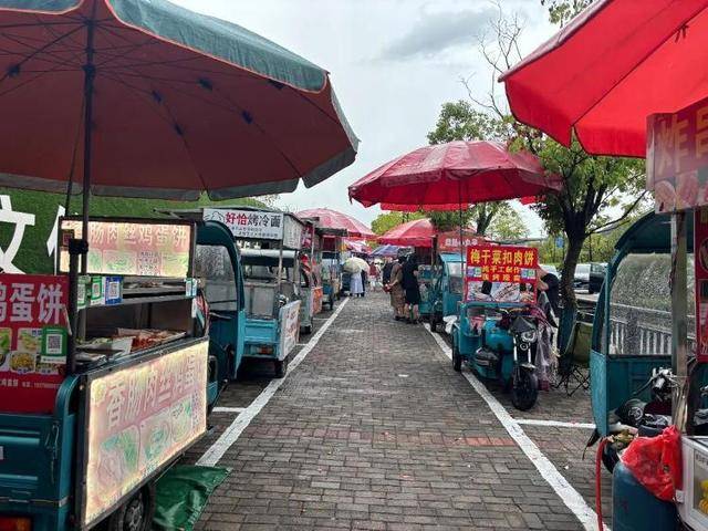 被流量砸中的“鸡排哥”:炸到中暑,每天睡三四个小时,怕辜负顾客不舍得休息