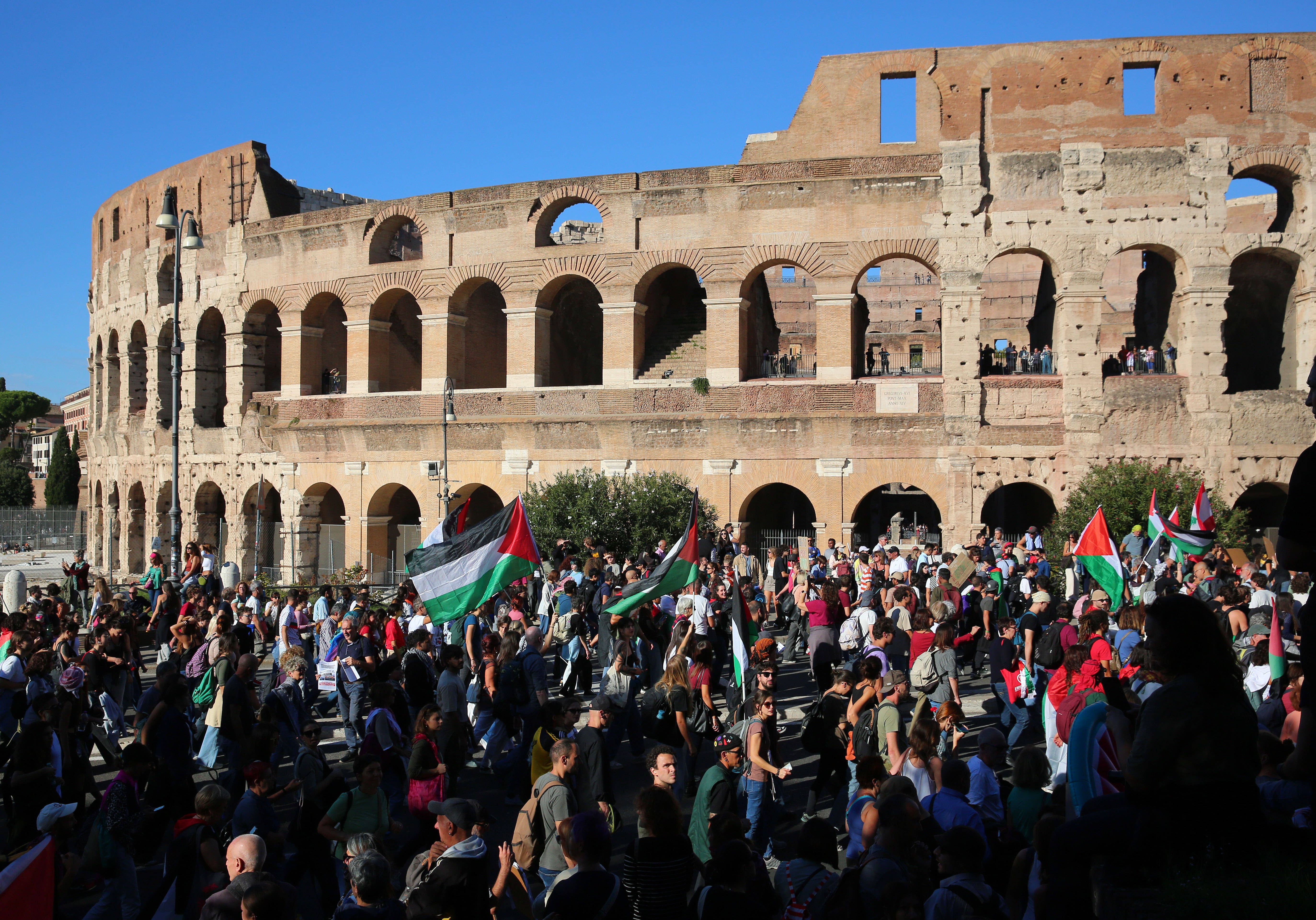 以色列与哈马斯谈判在即 欧洲数十万民众声援巴勒斯坦
