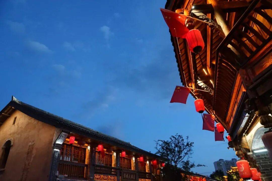 月满华诞,双节同辉