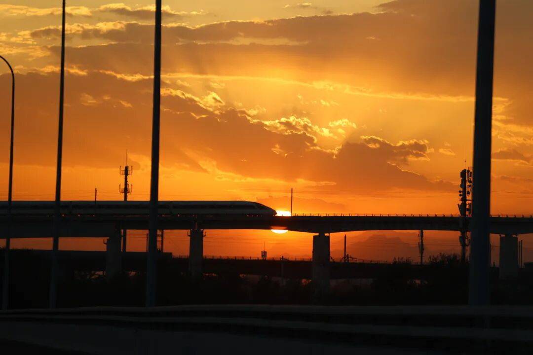 月满华诞,双节同辉