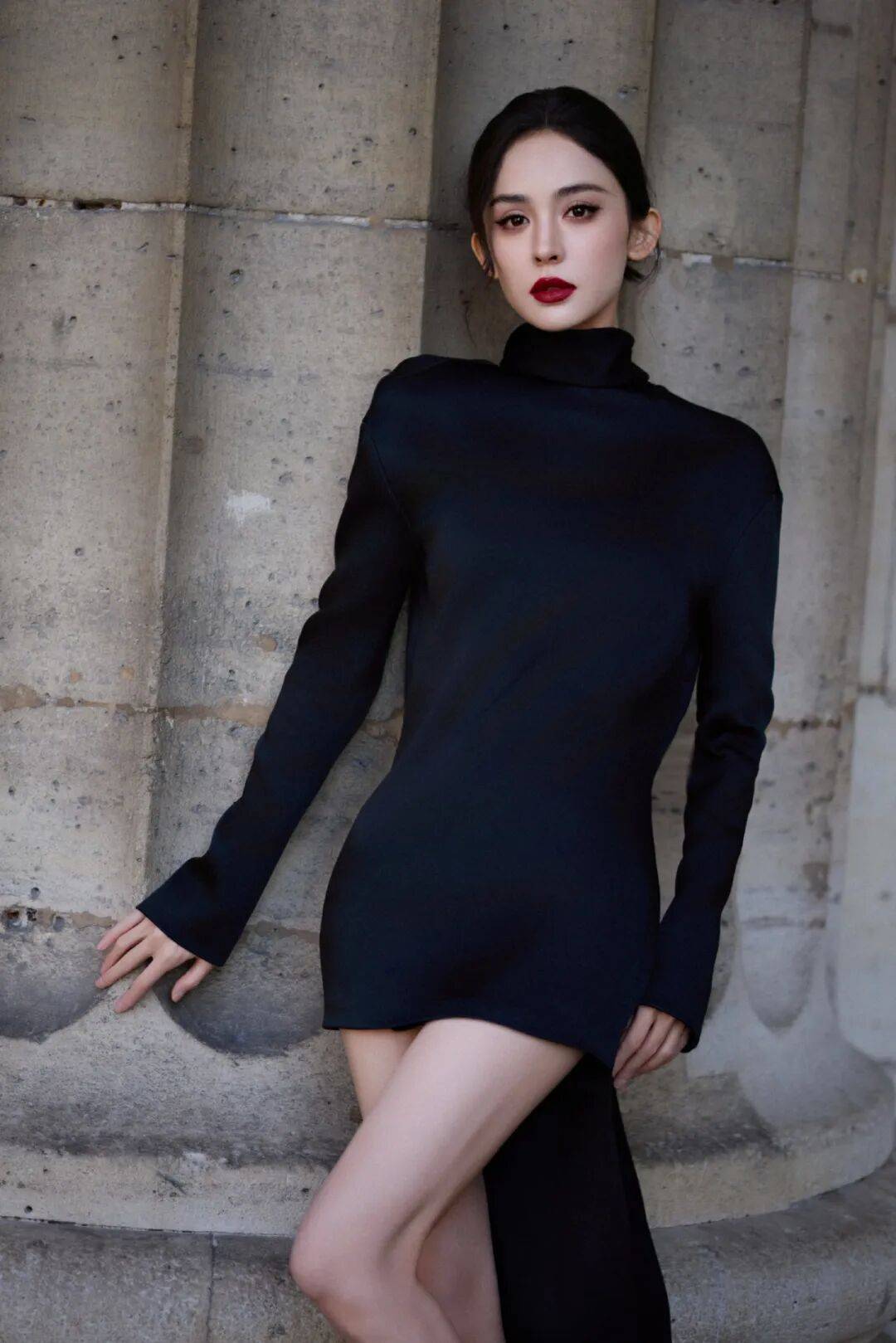 时装周上的女明星,秋冬氛围感一键封顶!