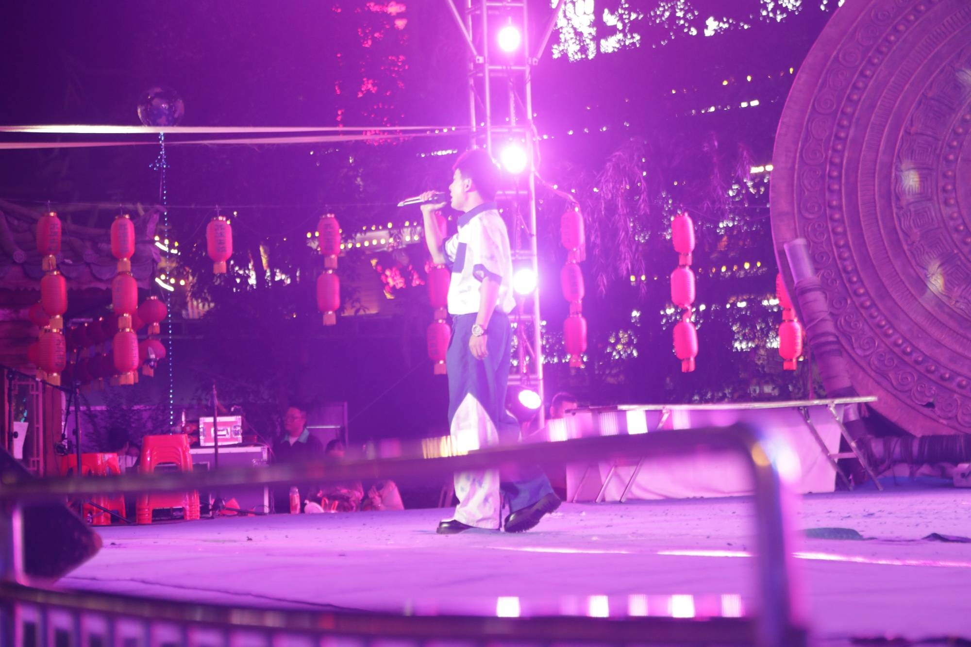 月映火塘 悦唱荔波!这场中秋音乐晚会点燃团圆夜