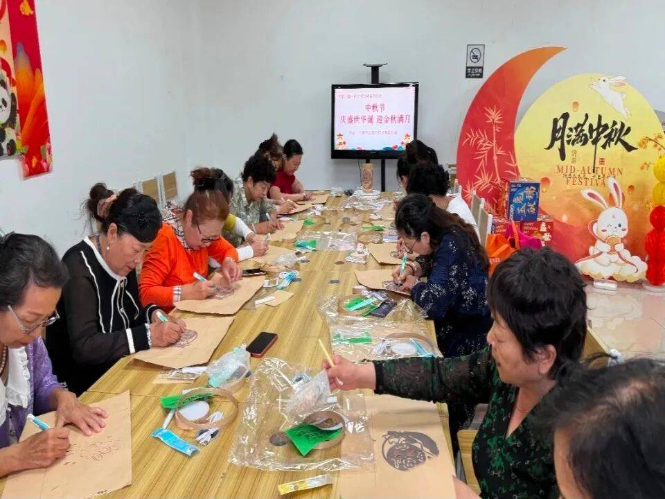 月圆中秋 情系两岸——各区组织丰富多彩活动与台胞共迎中秋