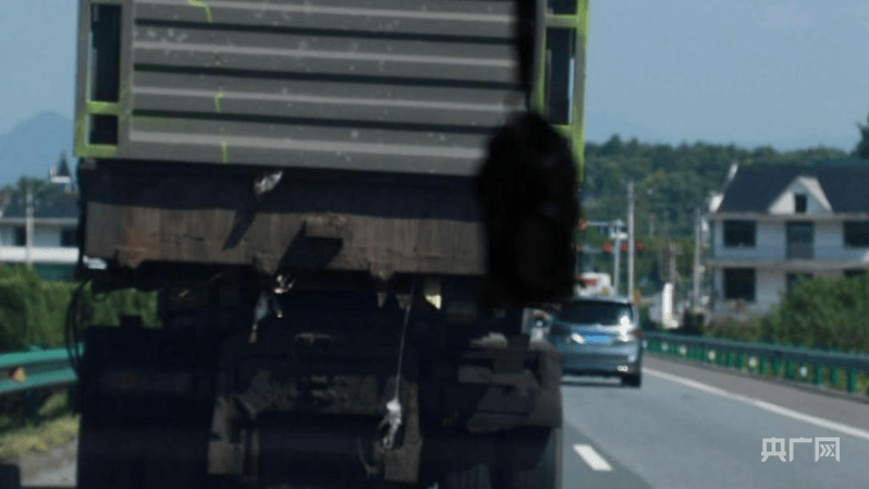 中央安全生产考核巡查组在江西玉山明查暗访发现:客运隐患突出,垃圾清运车问题频发