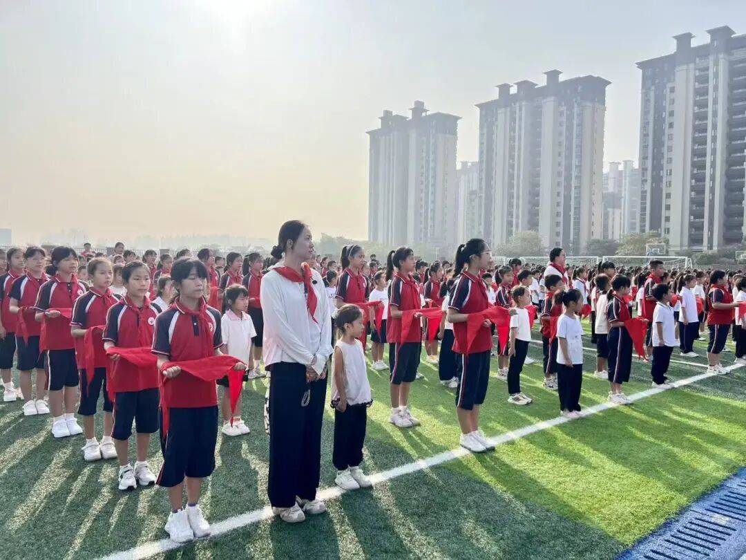 我县各级少先队组织开展“强国复兴有我 争当新时代好少年”建队日主题活动