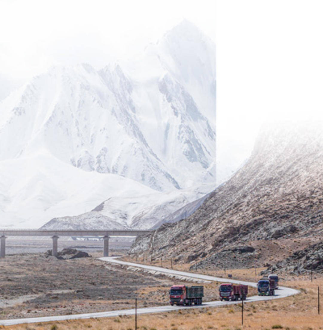 漫漫奋斗足迹,镌刻“两路”精神——两代护路人的对话(产经观察)