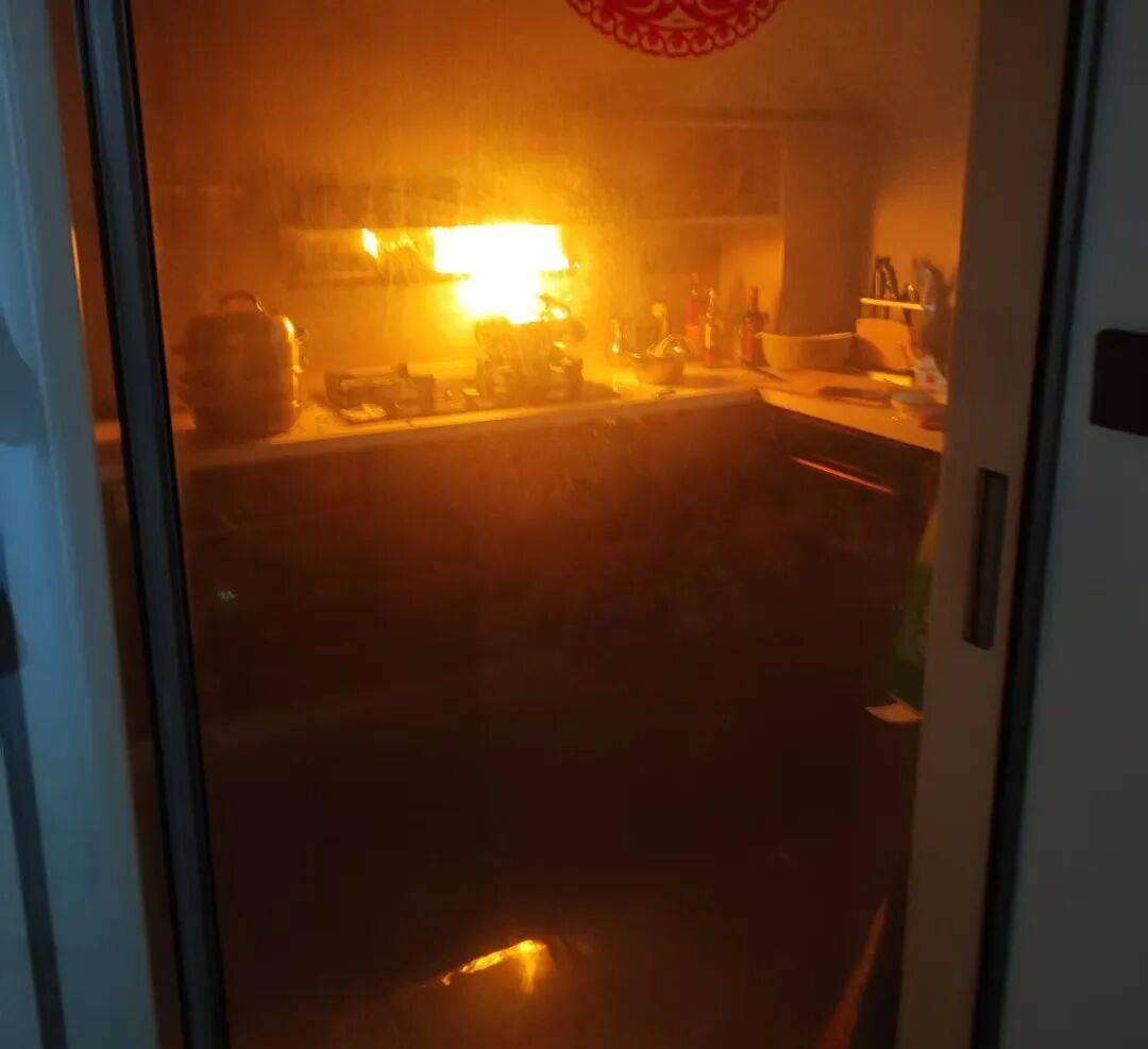 以案为鉴 | 家中起火前，他们都曾接到一通电话……