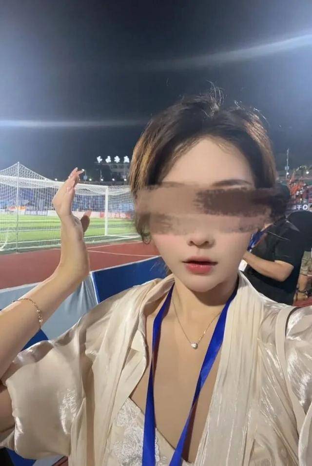 湖南一女主播被伪装的包裹炸伤，永州公安：正在核实具体情况