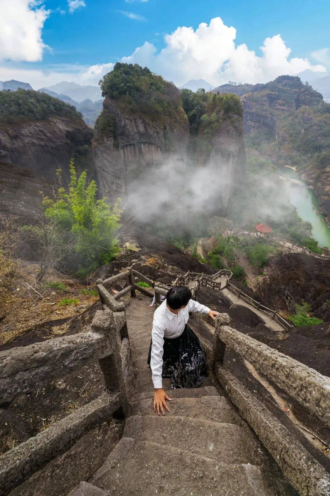 为什么年轻人迷上了爬山? | 秋高气爽,是时候出发了→