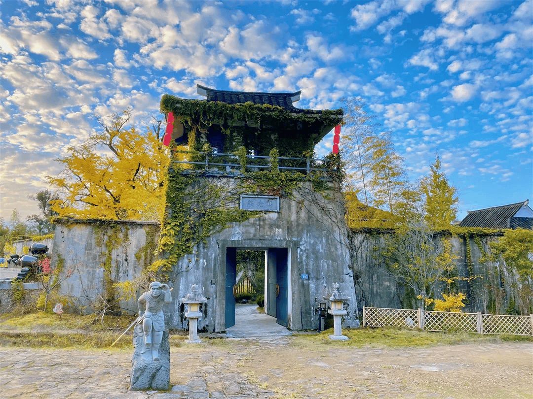 为什么年轻人迷上了爬山? | 秋高气爽,是时候出发了→