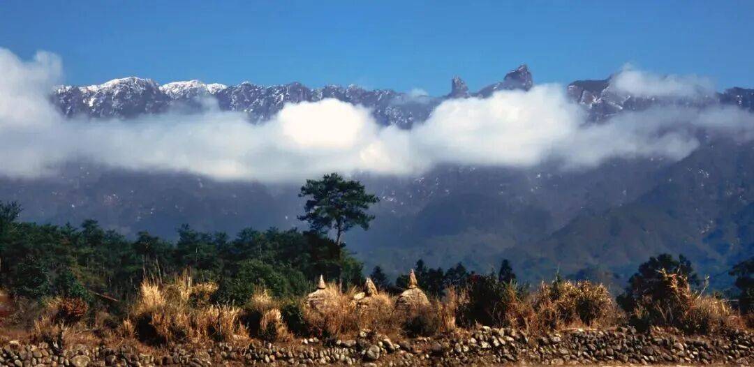 为什么年轻人迷上了爬山? | 秋高气爽,是时候出发了→