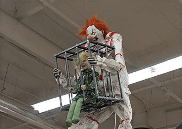 美国人正度过一个“没了中国货、最恐怖”的万圣节,白宫发言人却仍嘴硬