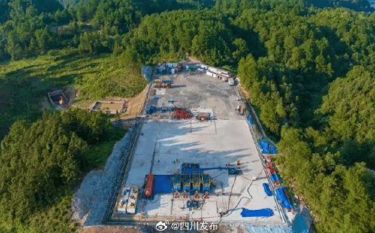 突破600万,九寨沟景区游客接待量创40年历史新高!本周末门票预订已达最大承载量