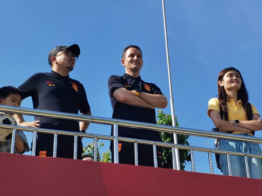 全球选聘四个月,招来只有一年执教经历的本土教练,国足新帅竟是邵佳一