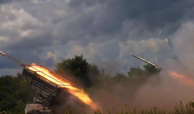 乌克兰拒绝“割地”,特朗普计划开一个新条件换普京停火