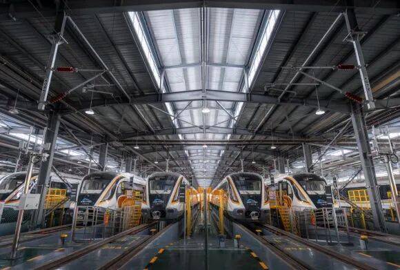 “破界”成都:两千万常住人口脚下的轨道新路