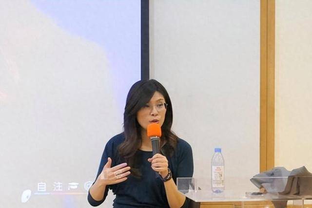 郑丽文激动发声：我们是中国人