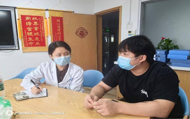 “工作可以再找,妈妈只有一个”,深圳大学毕业生为照顾患癌母亲,甘当“全职儿子”