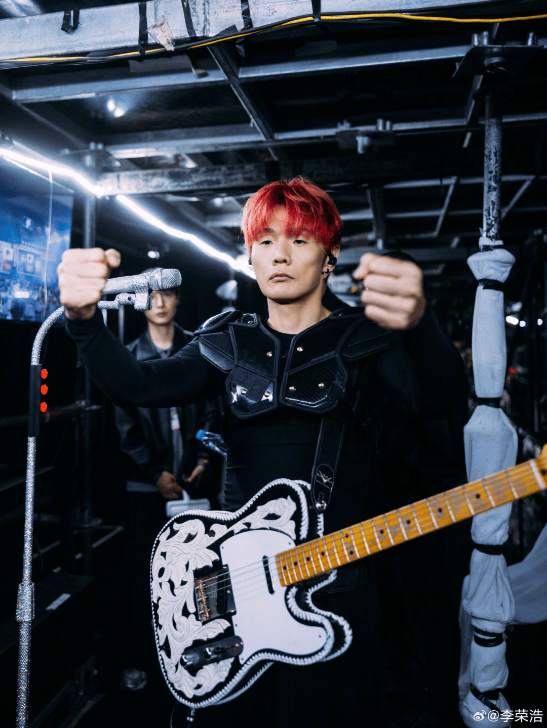 人民日报评歌曲《李白》版权风波:《“又能怎”,真的吗?》